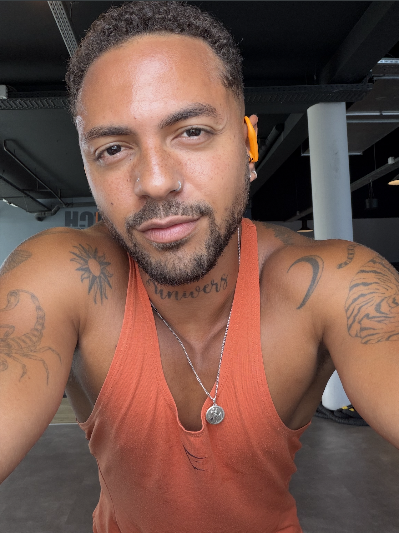 Portrait de Nico, coach sportif et fondateur de L'Académie des Guerrières